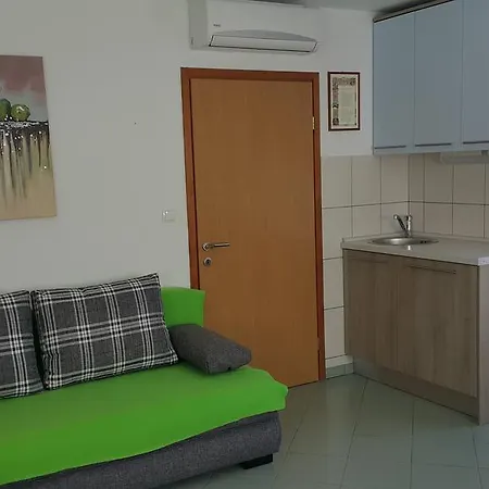 Apartman Carmen Jurdani