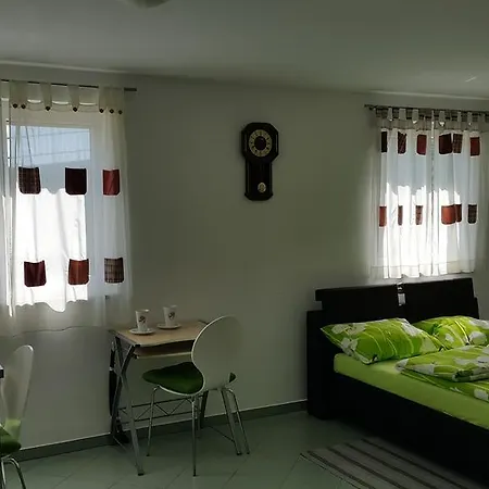 Apartman Carmen *